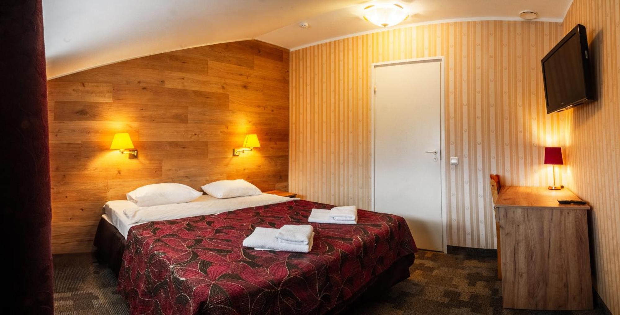 Hotell Wironia Johvi Bagian luar foto