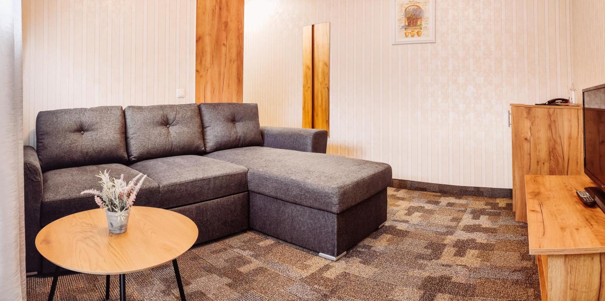 Hotell Wironia Johvi Bagian luar foto