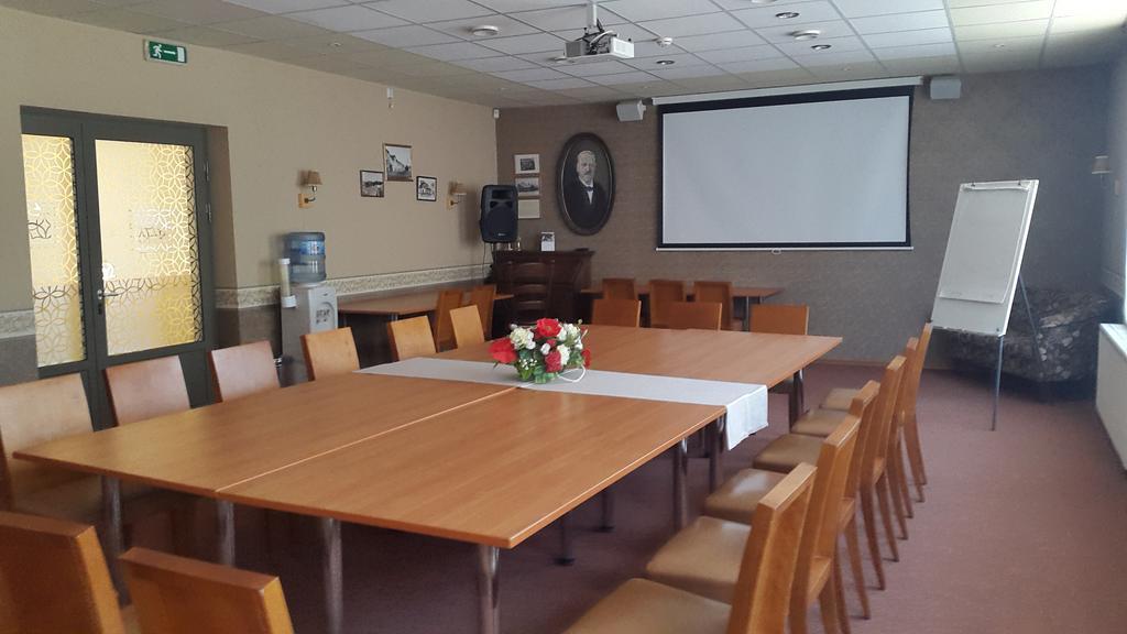 Hotell Wironia Johvi Bagian luar foto