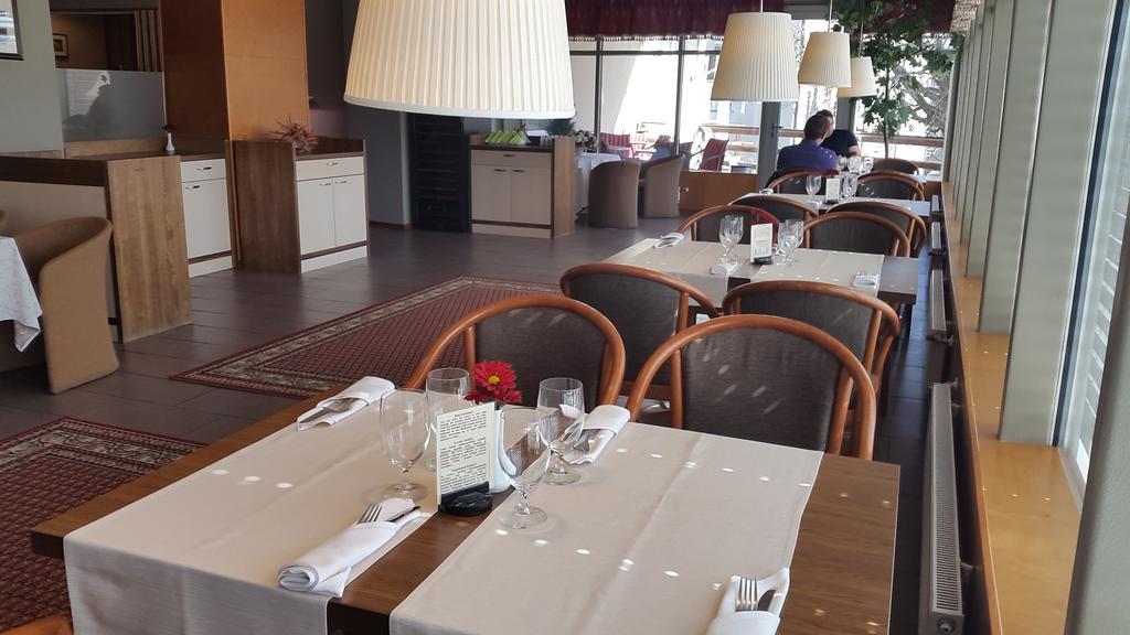 Hotell Wironia Johvi Bagian luar foto