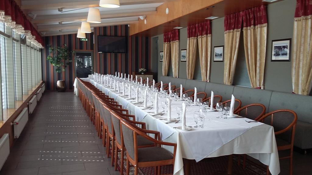 Hotell Wironia Johvi Bagian luar foto
